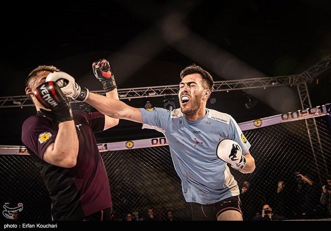نخستین مبارزه در قفس در ایران