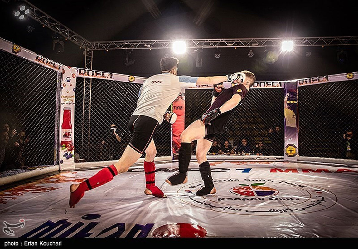 نخستین مبارزه در قفس در ایران