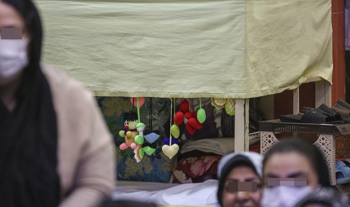 ۴۹ نفر از زندان زنان تهران آزاد شدند