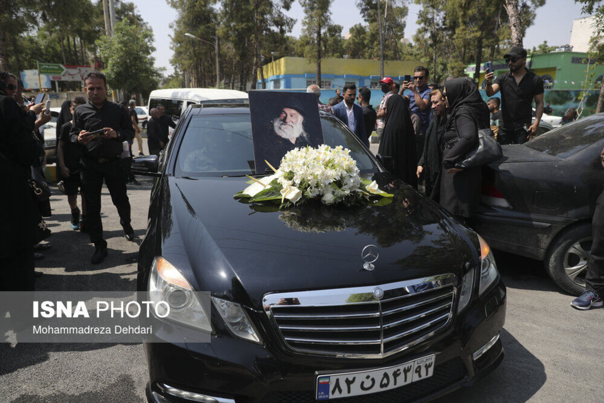 مراسم خاکسپاری پهلوان خلیل عقاب