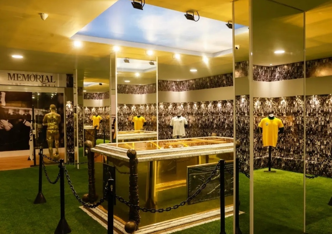 بازگشایی مقبره طلایی پله پادشاه فوتبال