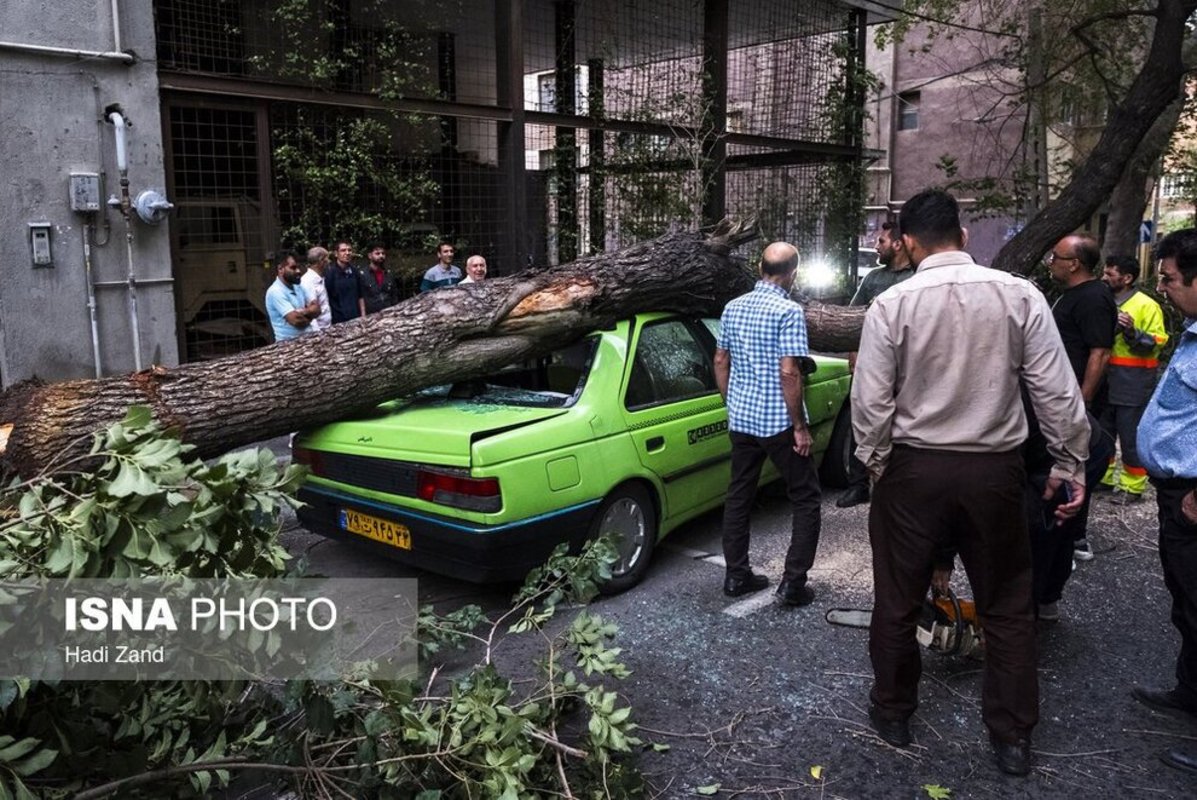  خسارات طوفان در تهران