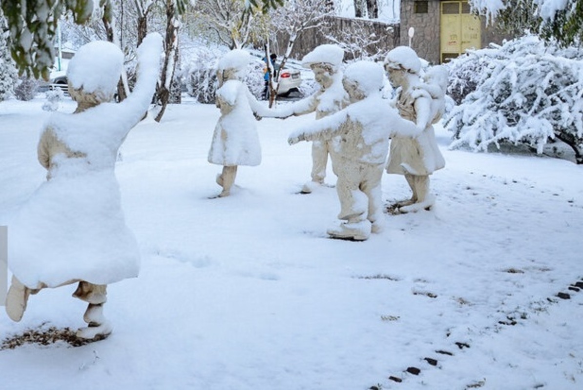 بارش اولین برف پاییزی در تبریز