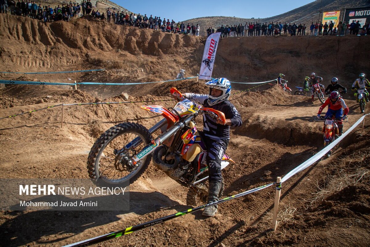 مسابقات موتورسواری «اندرو»