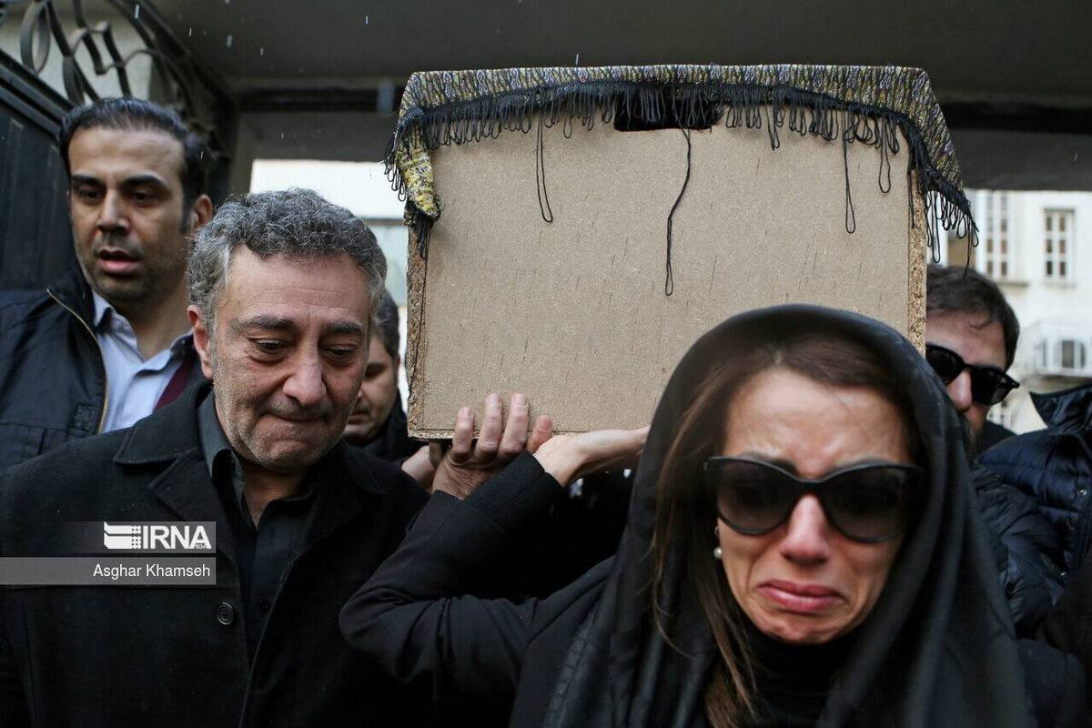 اولین تصاویر از مراسم تشییع بیتا فرهی