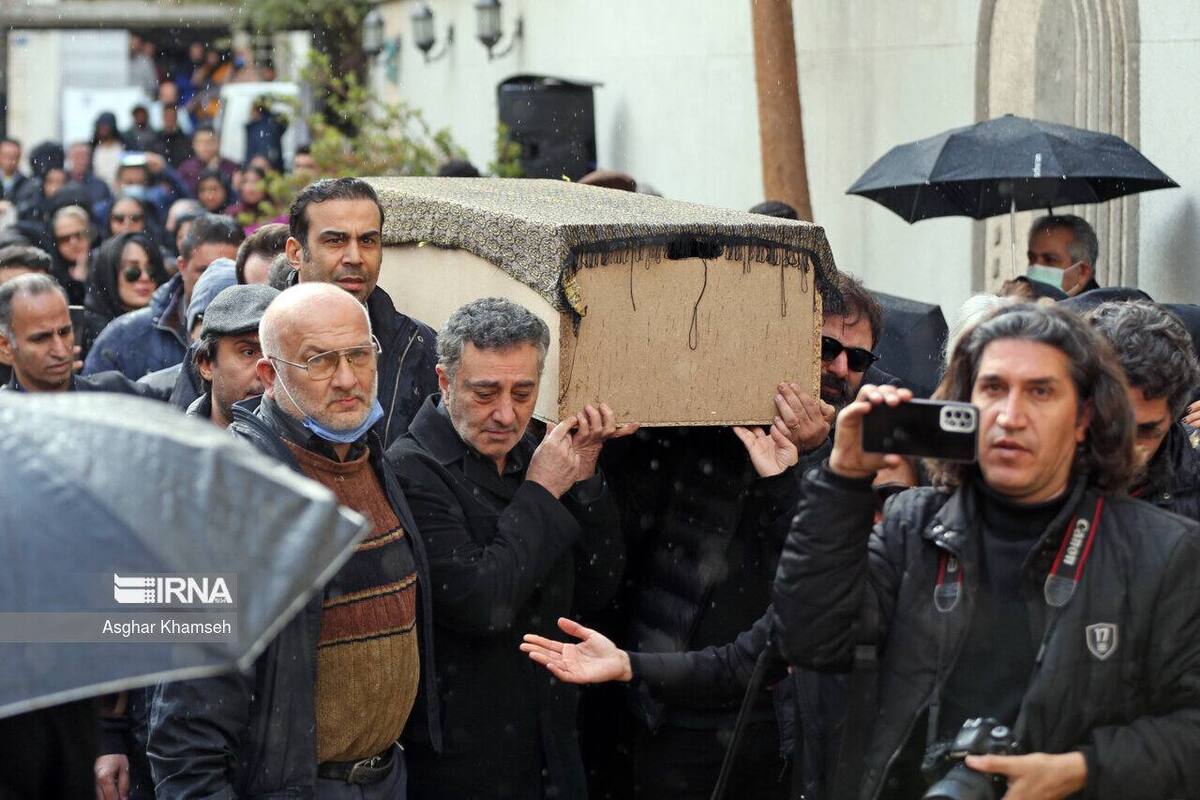 اولین تصاویر از مراسم تشییع بیتا فرهی