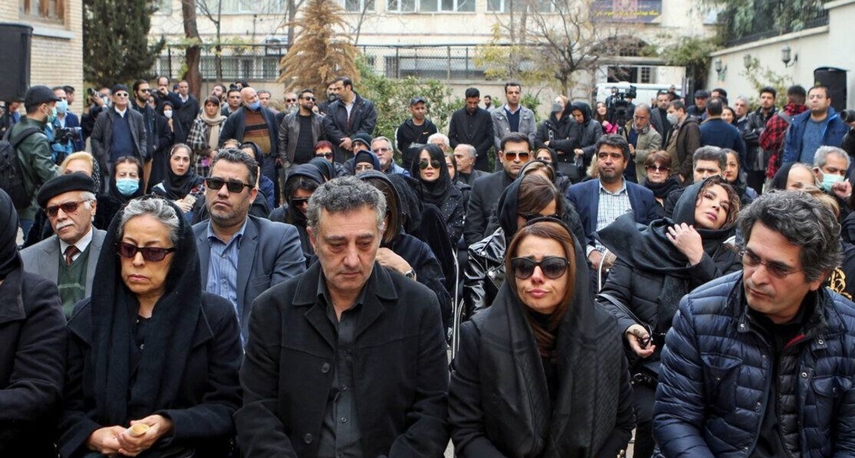 اولین تصاویر از مراسم تشییع بیتا فرهی