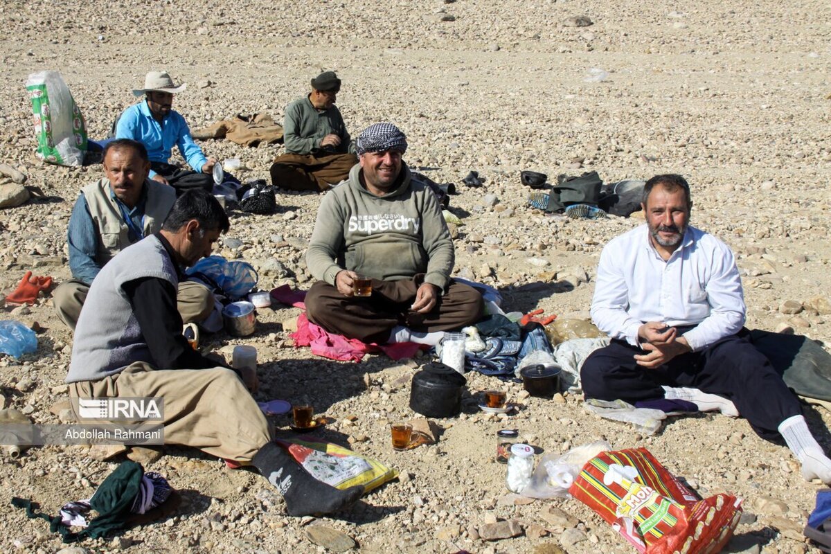 صید ماهی در سد مهاباد