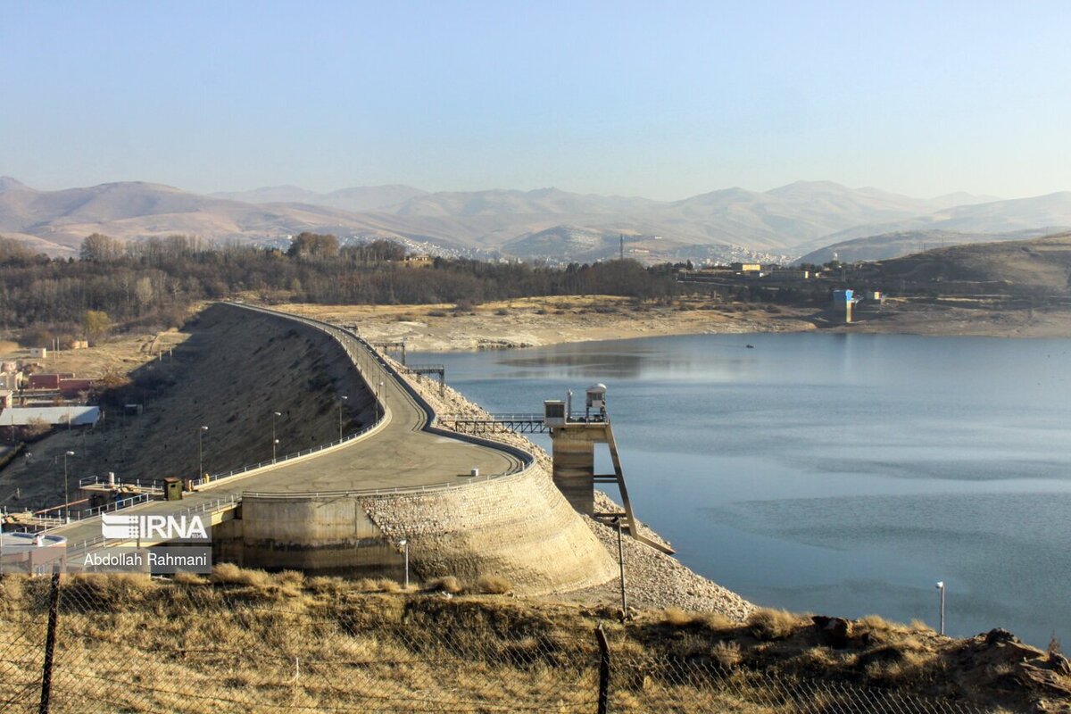 صید ماهی در سد مهاباد