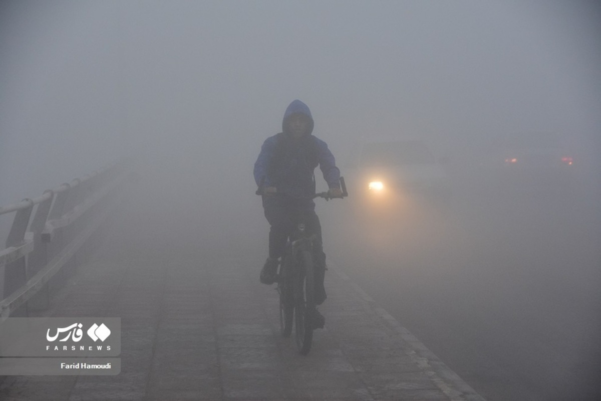 مه صبحگاهی در آبادان