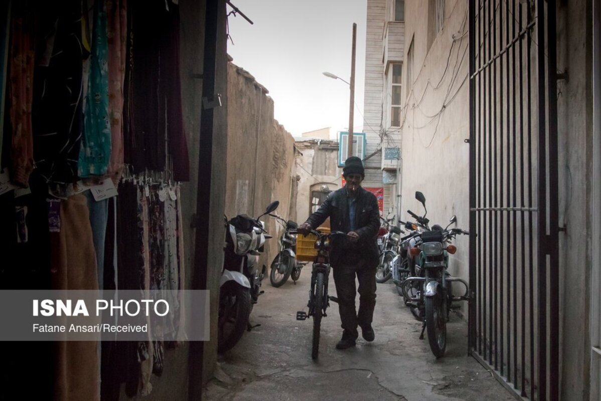 وکیل رنگارنگ شیراز