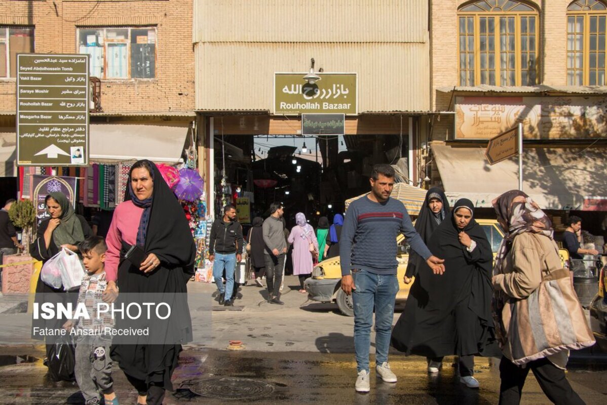 وکیل رنگارنگ شیراز