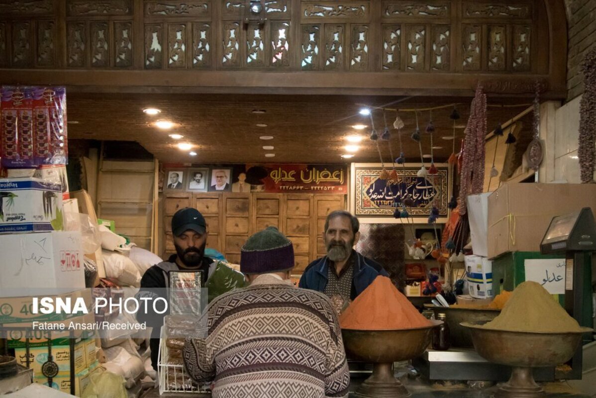 وکیل رنگارنگ شیراز