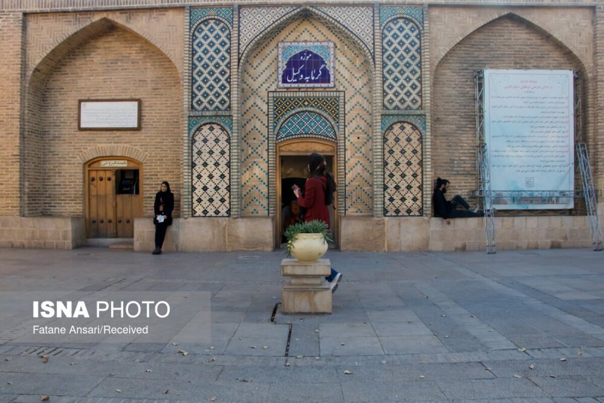 وکیل رنگارنگ شیراز