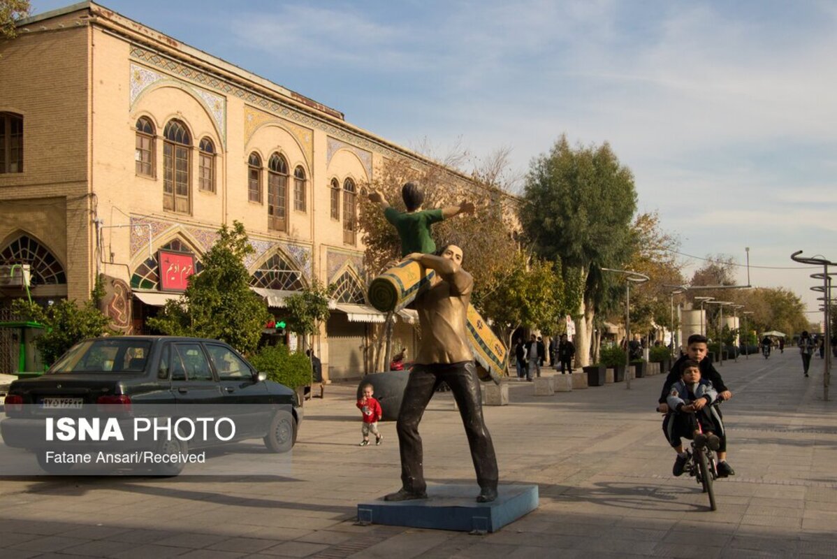 وکیل رنگارنگ شیراز