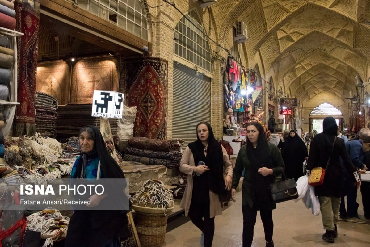 وکیل رنگارنگ شیراز