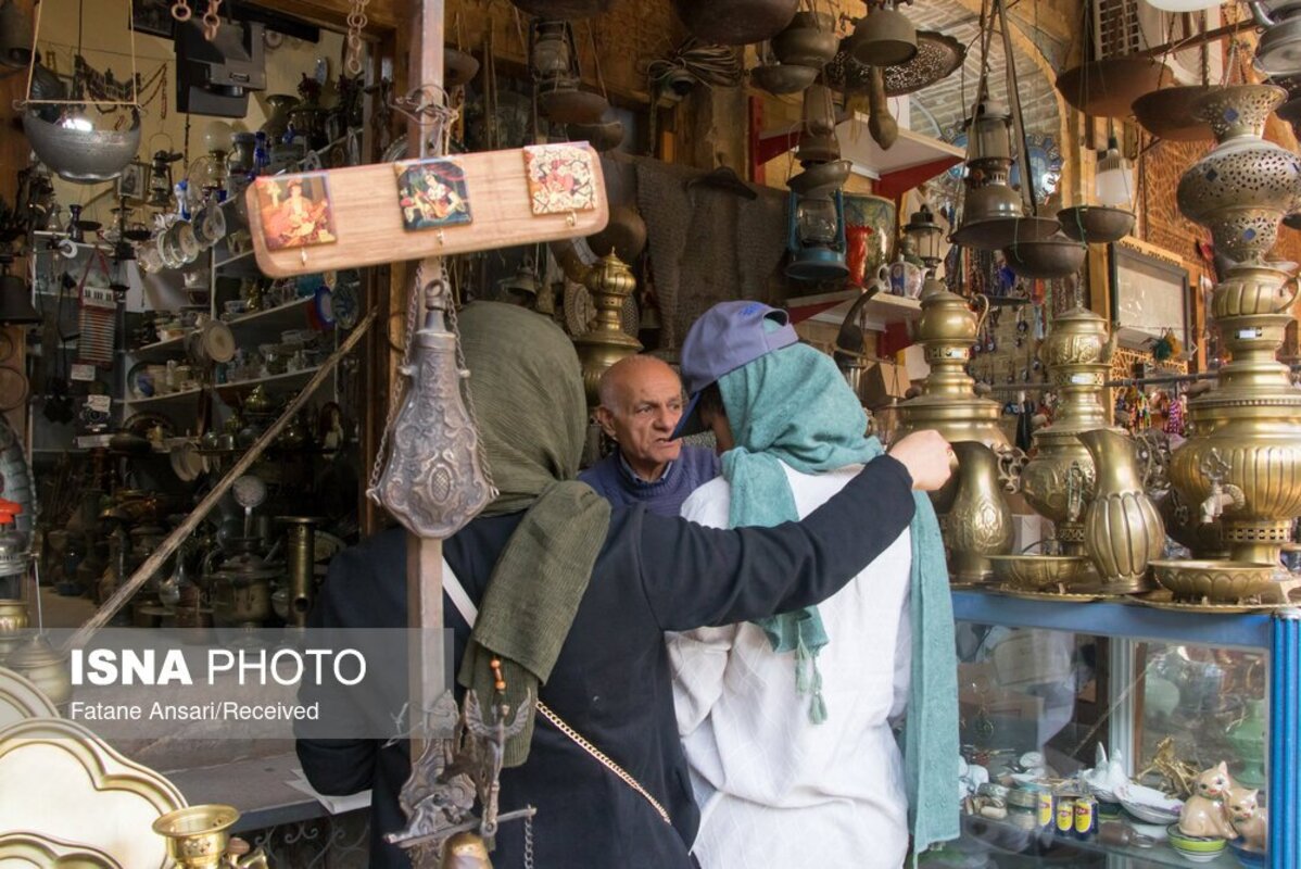 وکیل رنگارنگ شیراز