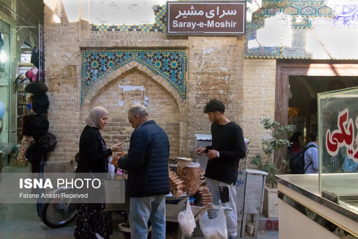 وکیل رنگارنگ شیراز