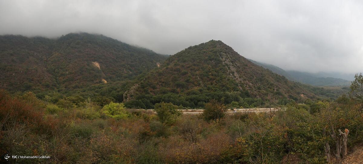 پاکسازی پارک ملی گلستان از زباله توسط بانوان حافظ محیط زیست