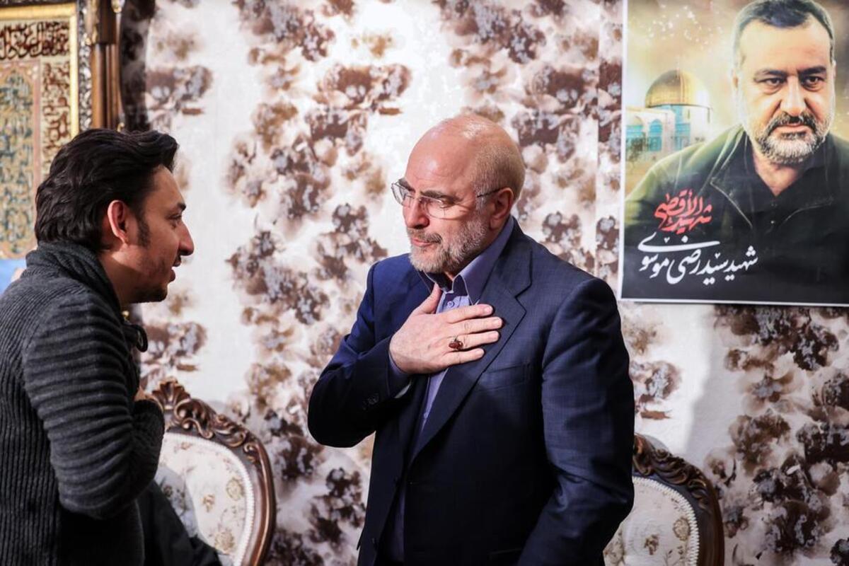 حضور قالیباف در منزل شهید سید رضی موسوی