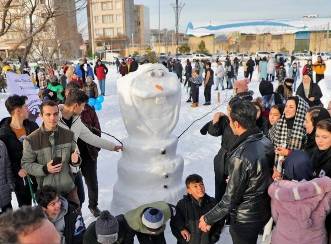 جشنواره یک روز داغ برفی در اردبیل