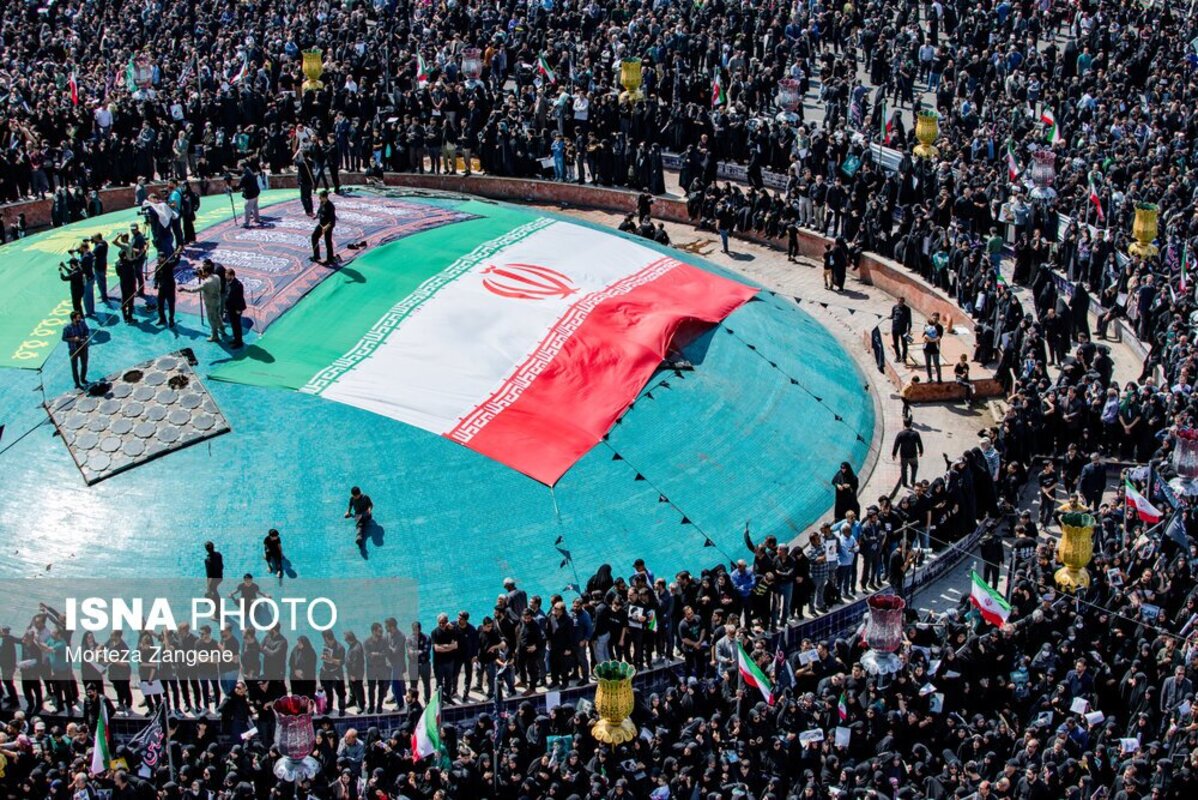 مراسم تشییع پیکر رئیس جمهور و همراهان شهیدش در تهران 