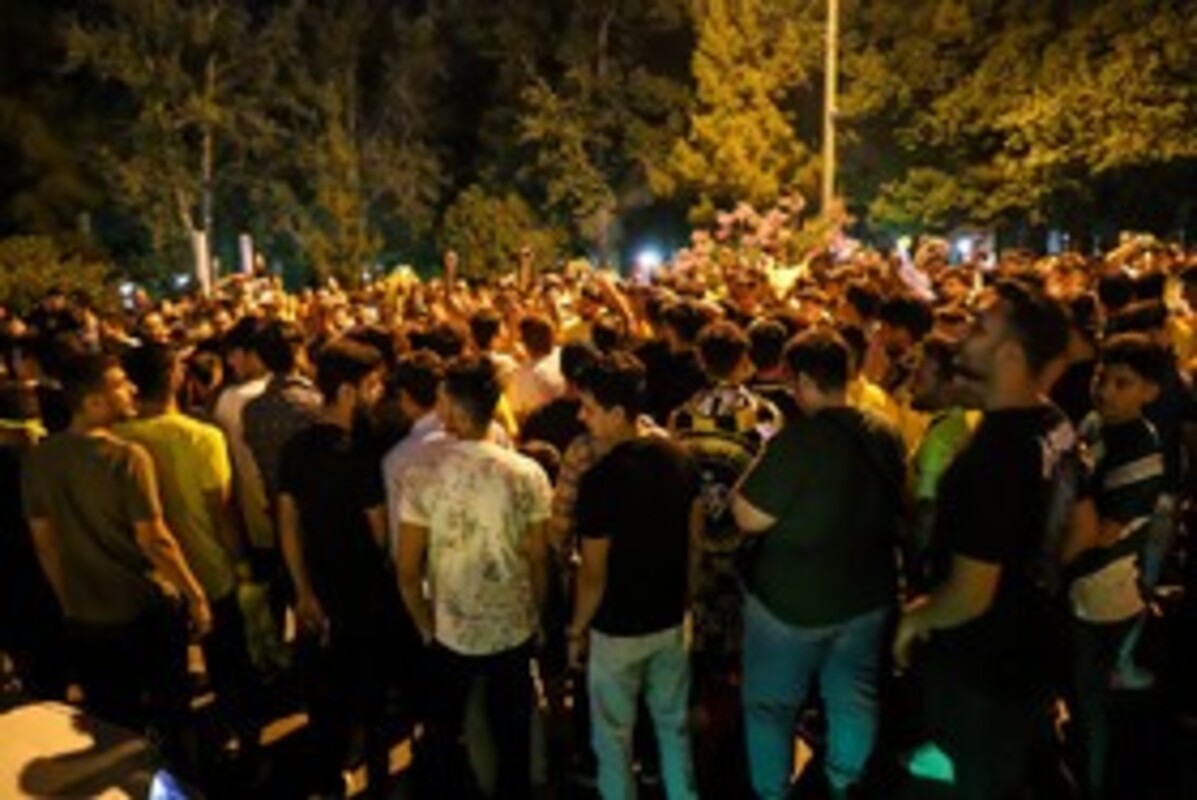 شادی مردم اصفهان پس از قهرمانی تیم سپاهان در جام حذفی
