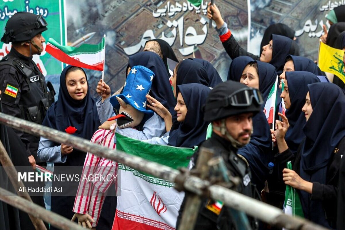 راهپیمایی یوم الله ۱۳ آبان در تهران