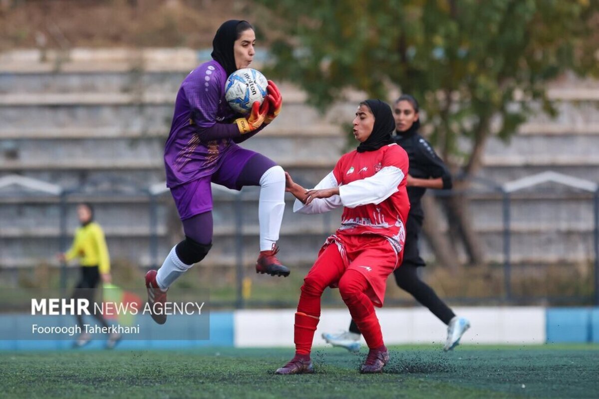 نخستین مسابقه تاریخ فوتبال زنان پرسپولیس