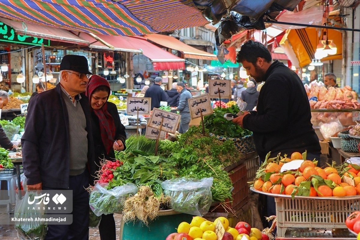 بازار روز رشت یکی از بزرگترین بازار‌های رو باز کشور