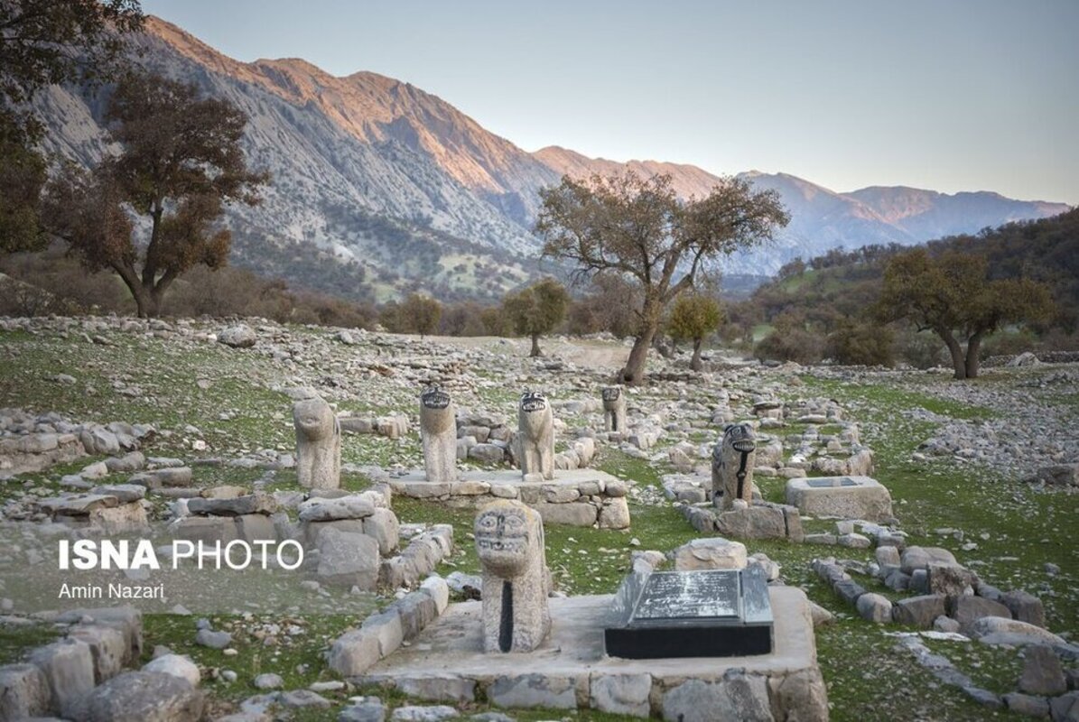 قبرستان شیرسنگی دورک در منطقه احمد فداله دزفول