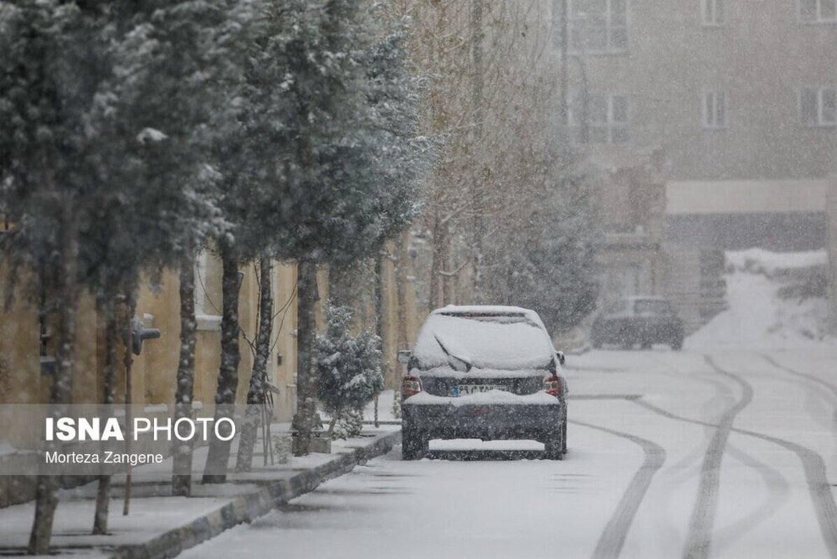 تهران با اولین برف زمستانی