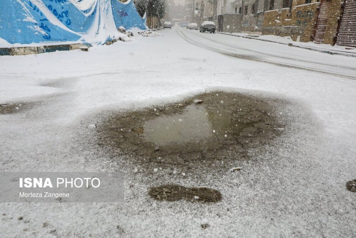 تهران با اولین برف زمستانی