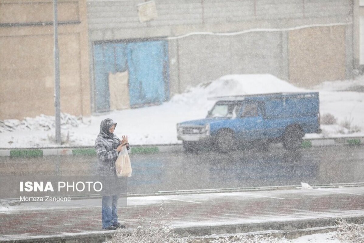 تهران با اولین برف زمستانی