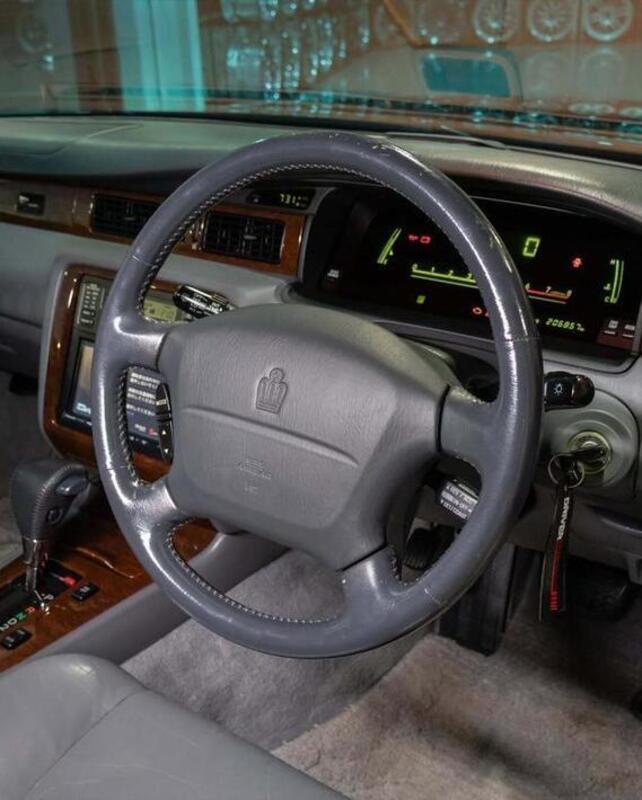 معرفی خودرو تویوتا کراون مجستا؛