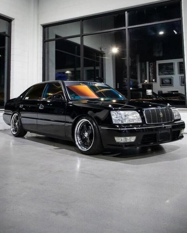 معرفی خودرو تویوتا کراون مجستا؛