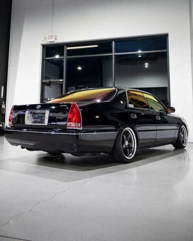 معرفی خودرو تویوتا کراون مجستا؛