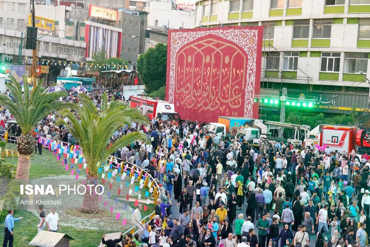 اجتماع ۵ کیلومتری امام رضایی‌ها در تهران