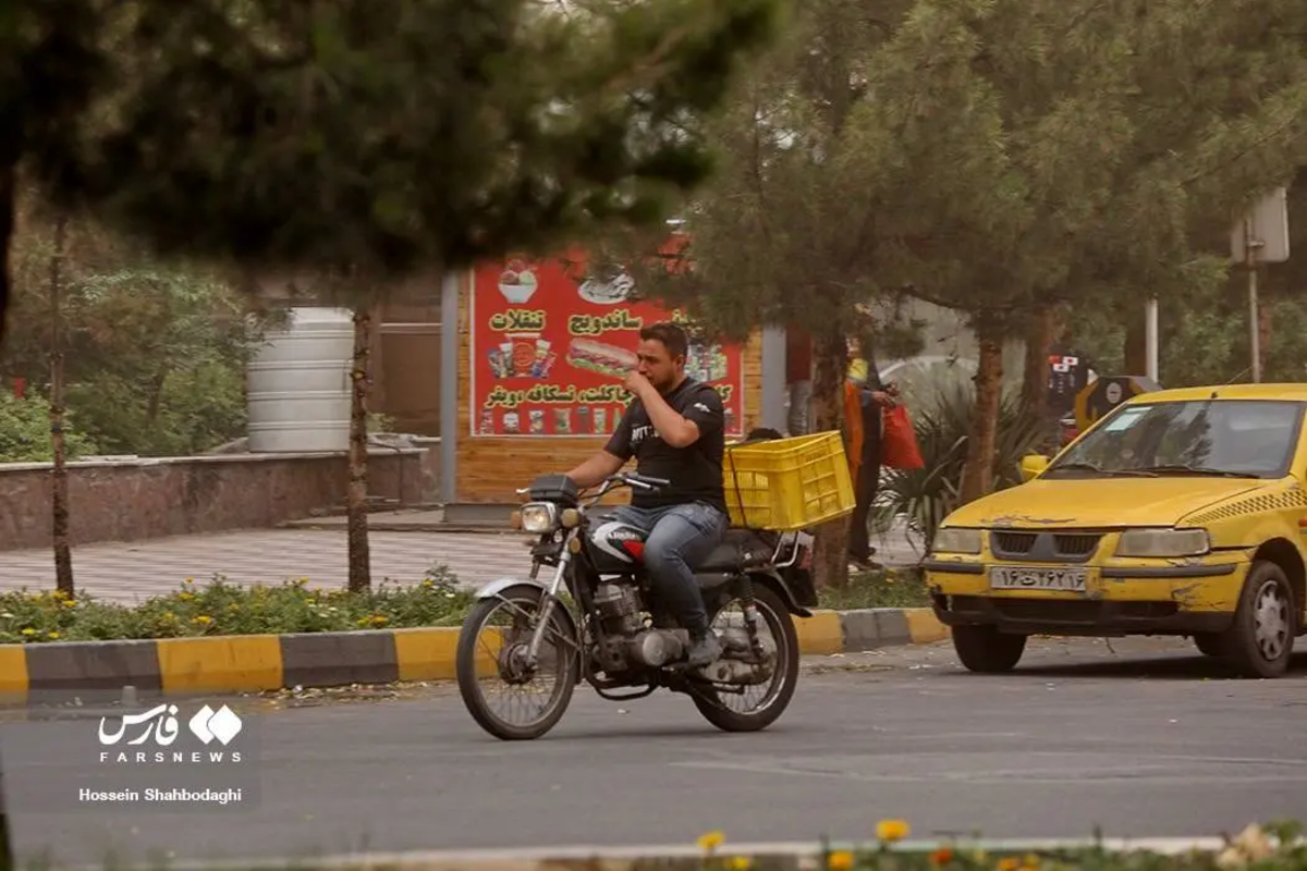 هجوم ریزگردها به قم