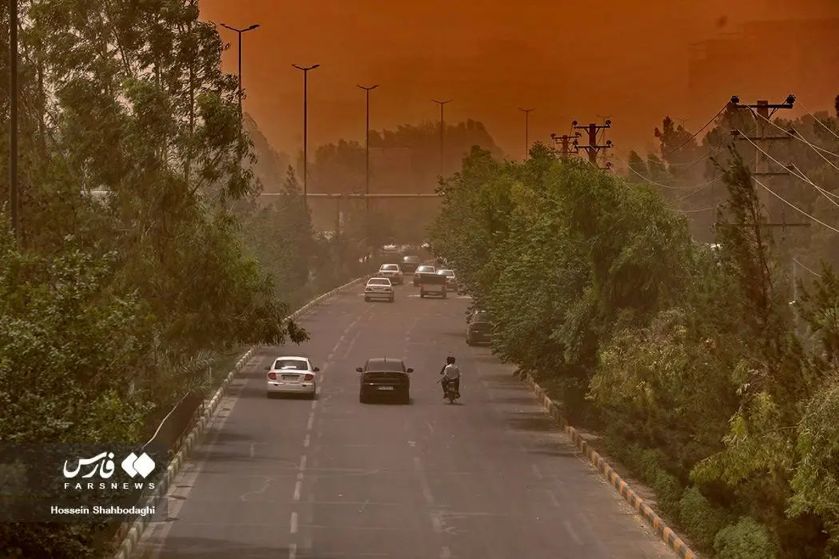 هجوم ریزگردها به قم