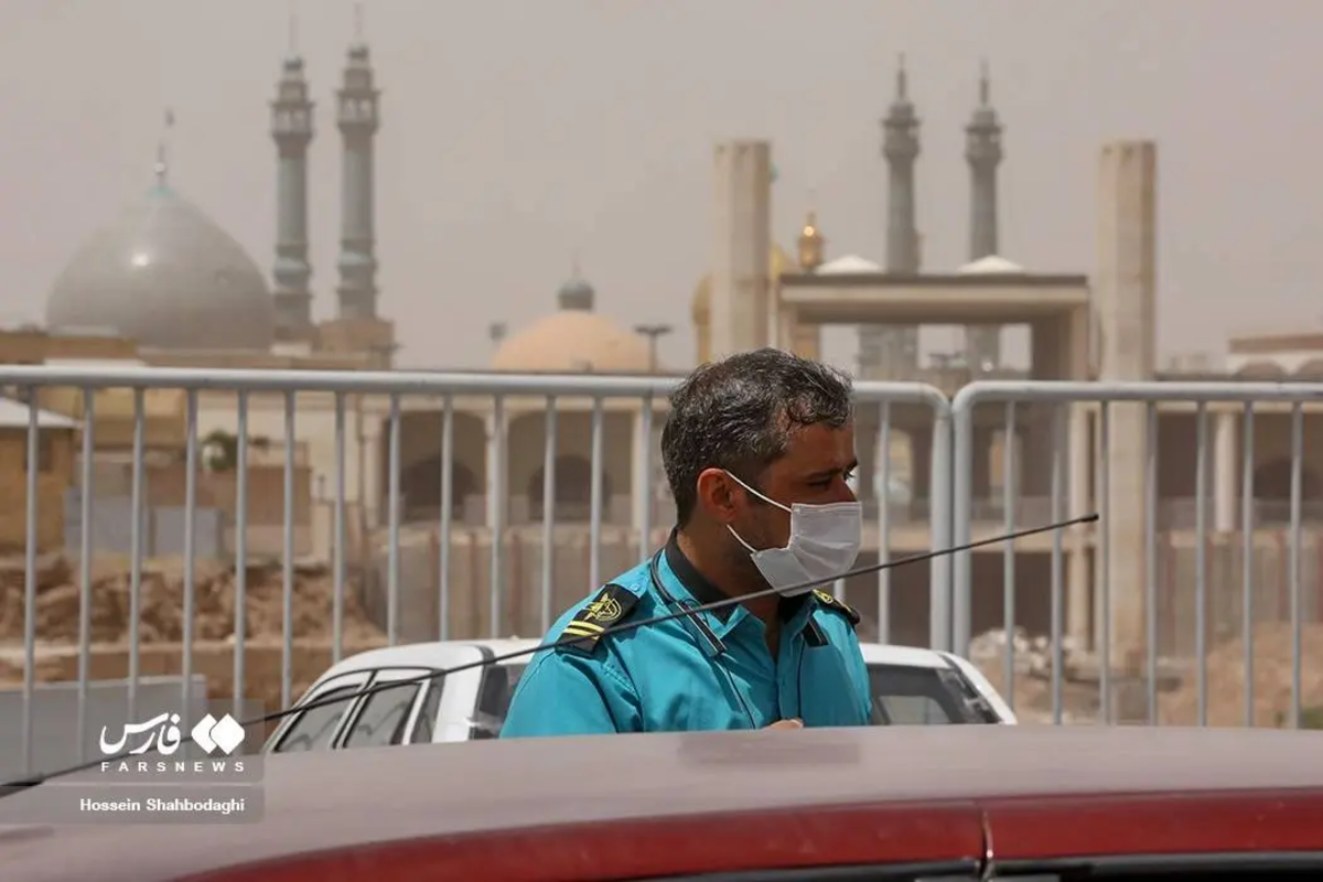 هجوم ریزگردها به قم