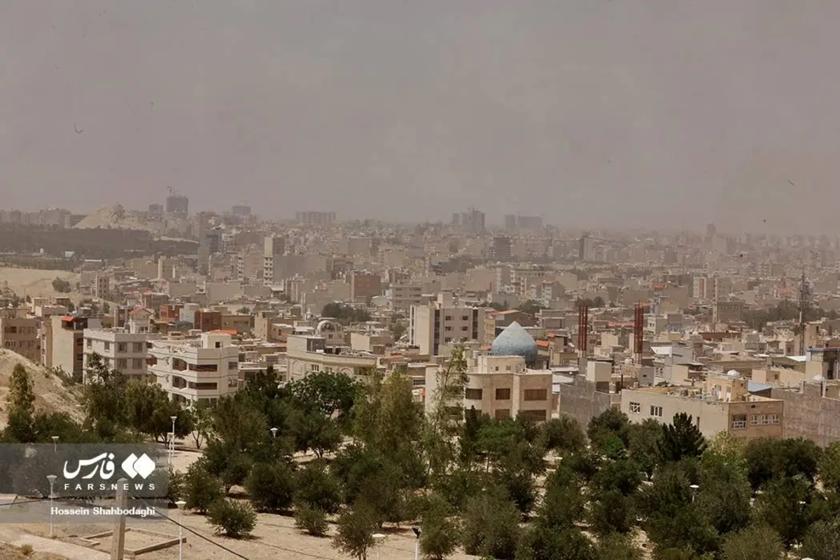 هجوم ریزگردها به قم