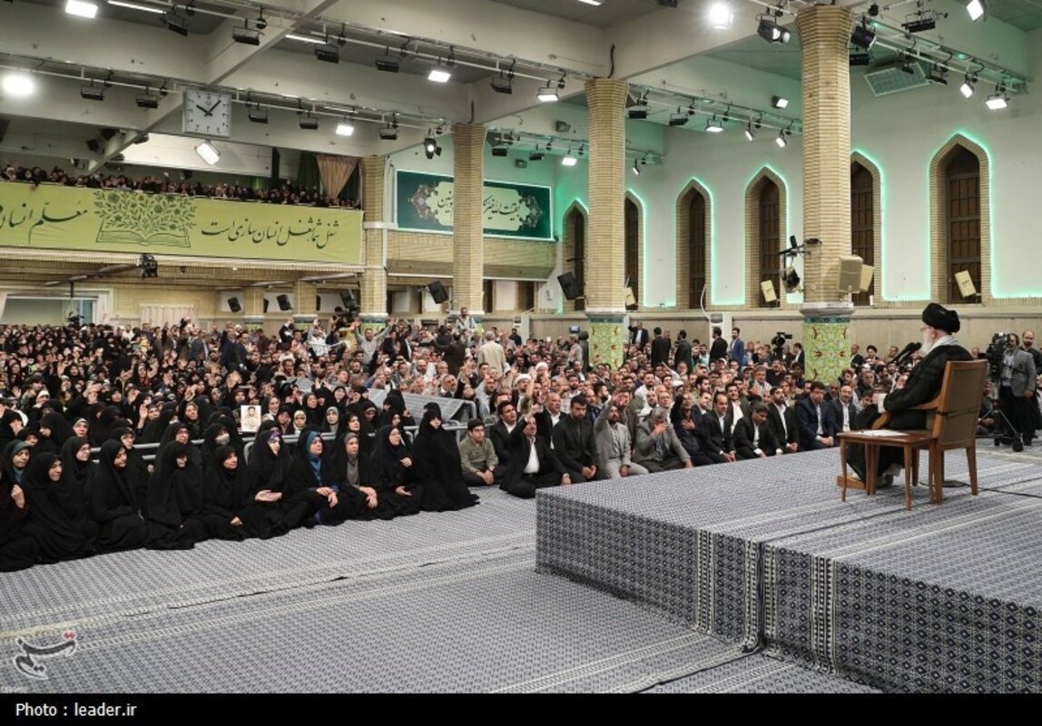 دیدار معلمان با رهبری