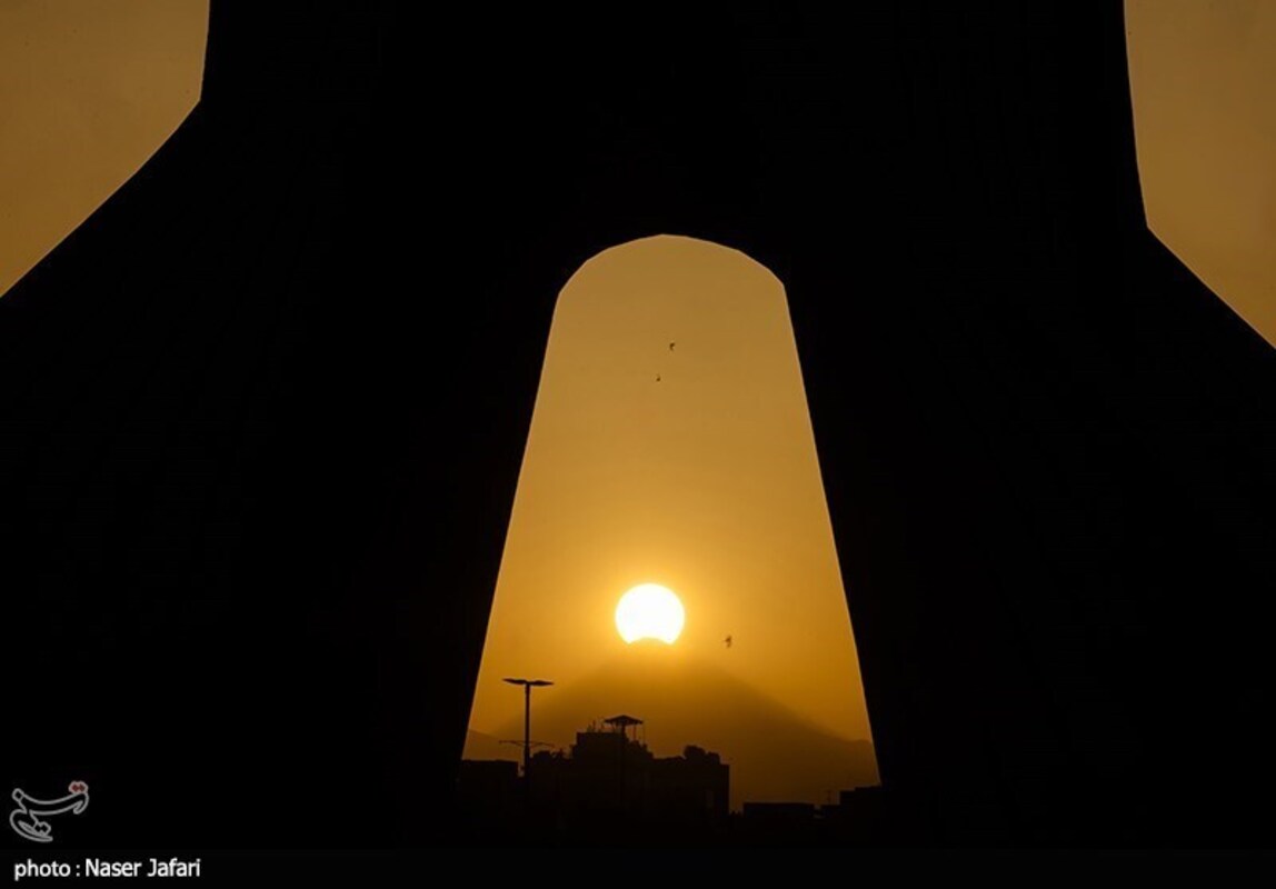 طلوع خورشید بر فراز دماوند