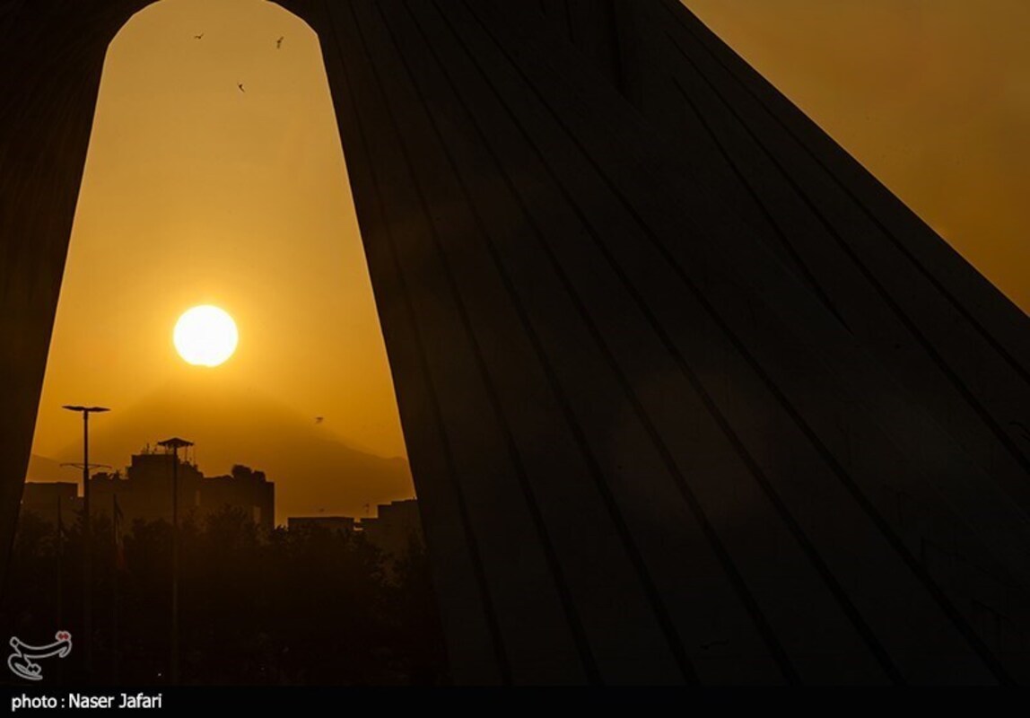 طلوع خورشید بر فراز دماوند