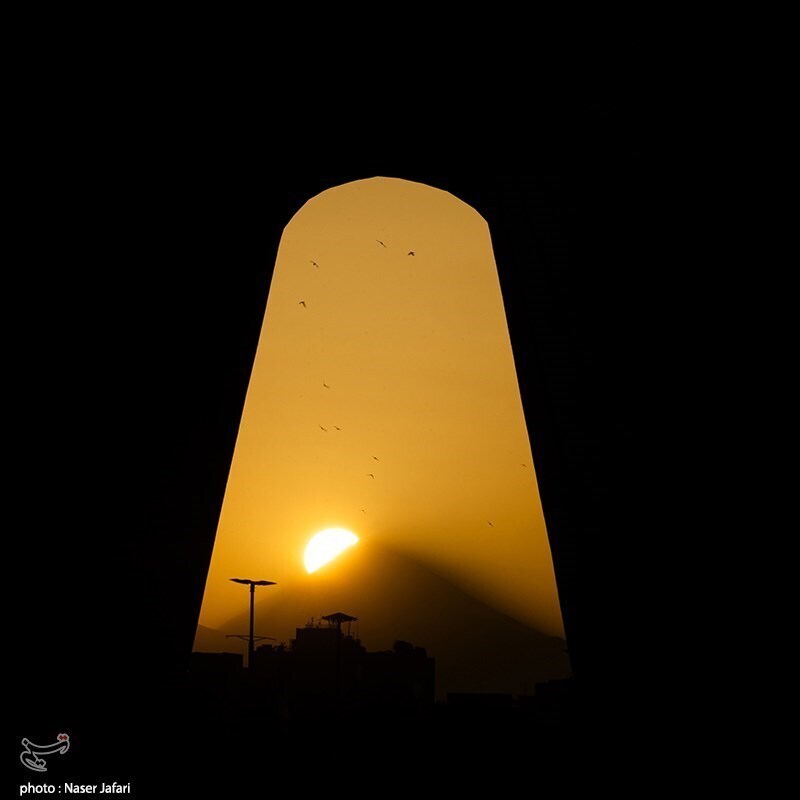 طلوع خورشید بر فراز دماوند