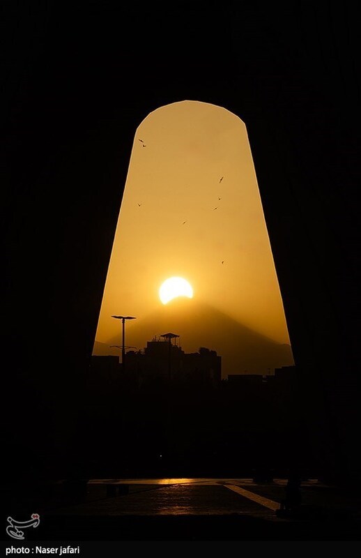 طلوع خورشید بر فراز دماوند