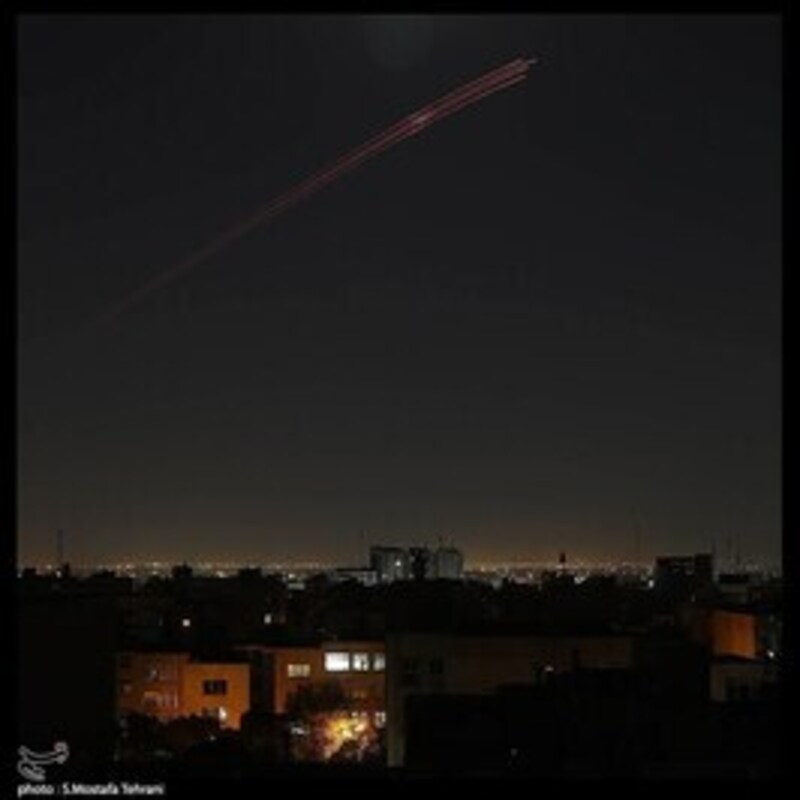 عکس/ فعالیت پدافند هوایی علیه اهداف متخاصم در آسمان تهران 