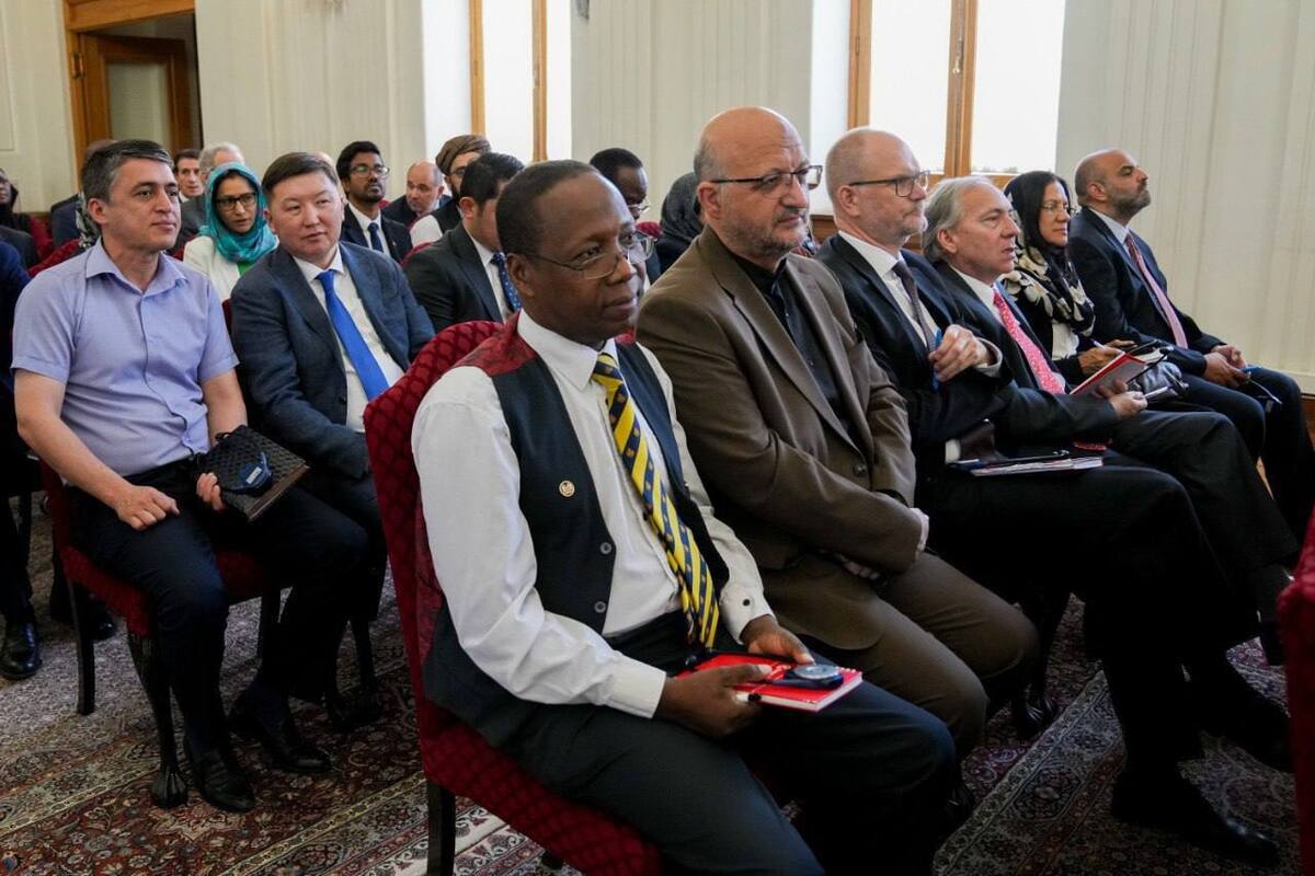 نشست عراقچی با سفرای خارجی مقیم تهران