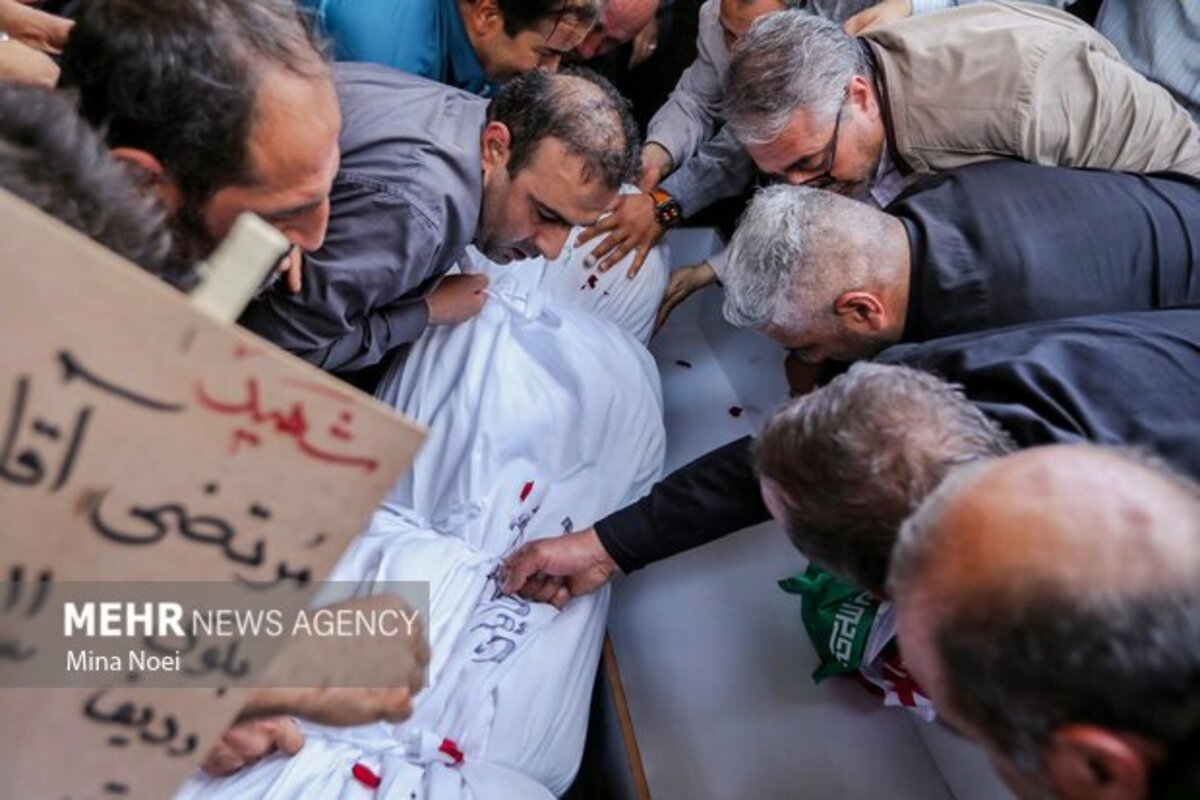 تشییع پیکر مطهر شهدای حملات اخیر اسرائیل در تبریز